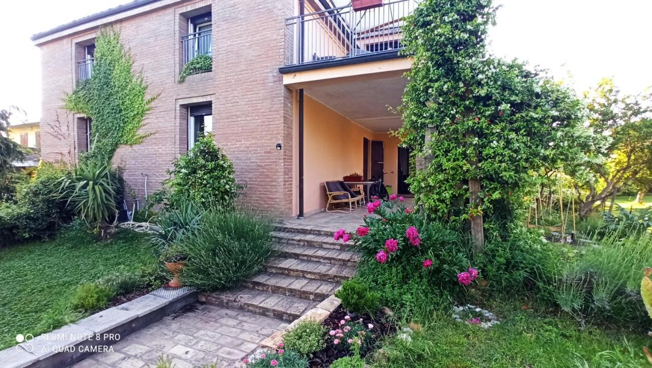 Вилла Casa Vincenzo 130 Mq Con Portico Ed Ingresso Esclusivo Dal Giardino Felino Экстерьер фото