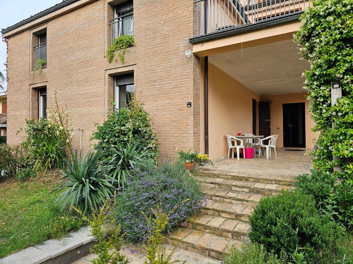 Вилла Casa Vincenzo 130 Mq Con Portico Ed Ingresso Esclusivo Dal Giardino Felino Экстерьер фото