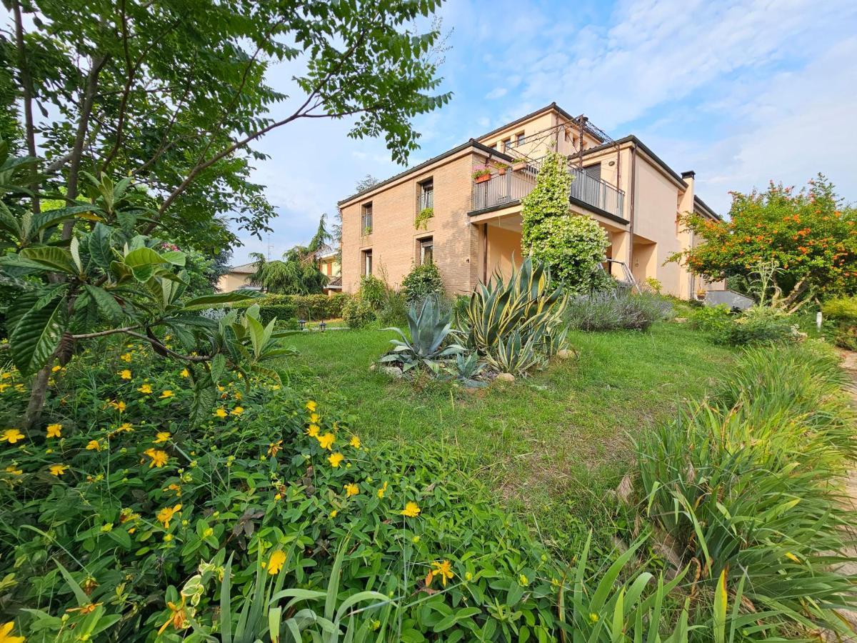 Вилла Casa Vincenzo 130 Mq Con Portico Ed Ingresso Esclusivo Dal Giardino Felino Экстерьер фото