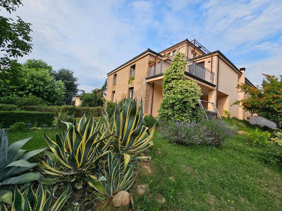 Вилла Casa Vincenzo 130 Mq Con Portico Ed Ingresso Esclusivo Dal Giardino Felino Экстерьер фото